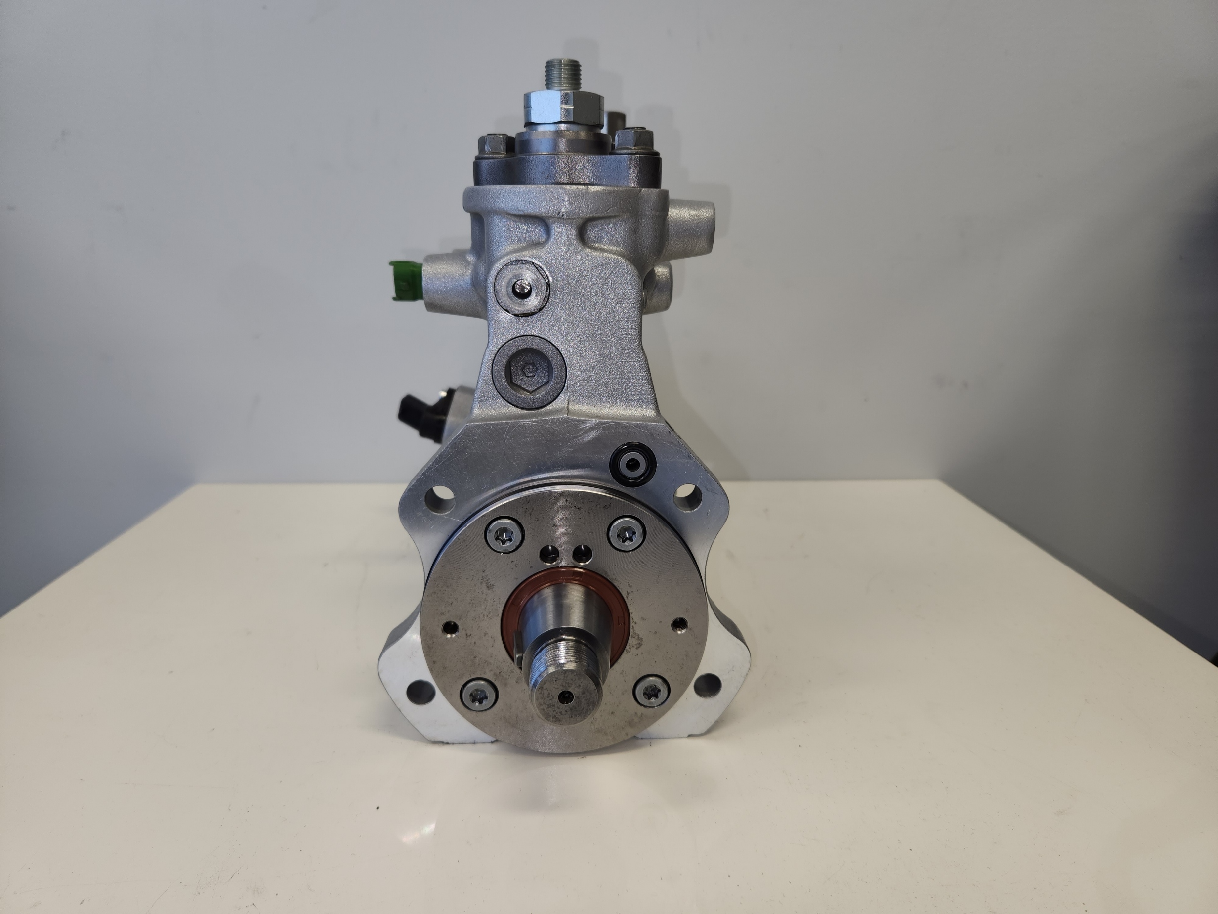 MERCEDES COMMON RAIL PUMP. ME359366. 0445 020 108