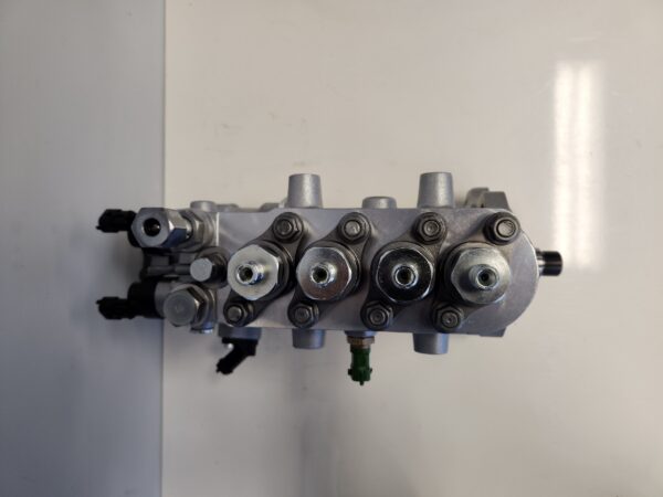 MERCEDES COMMON RAIL PUMP. ME359366. 0445 020 108