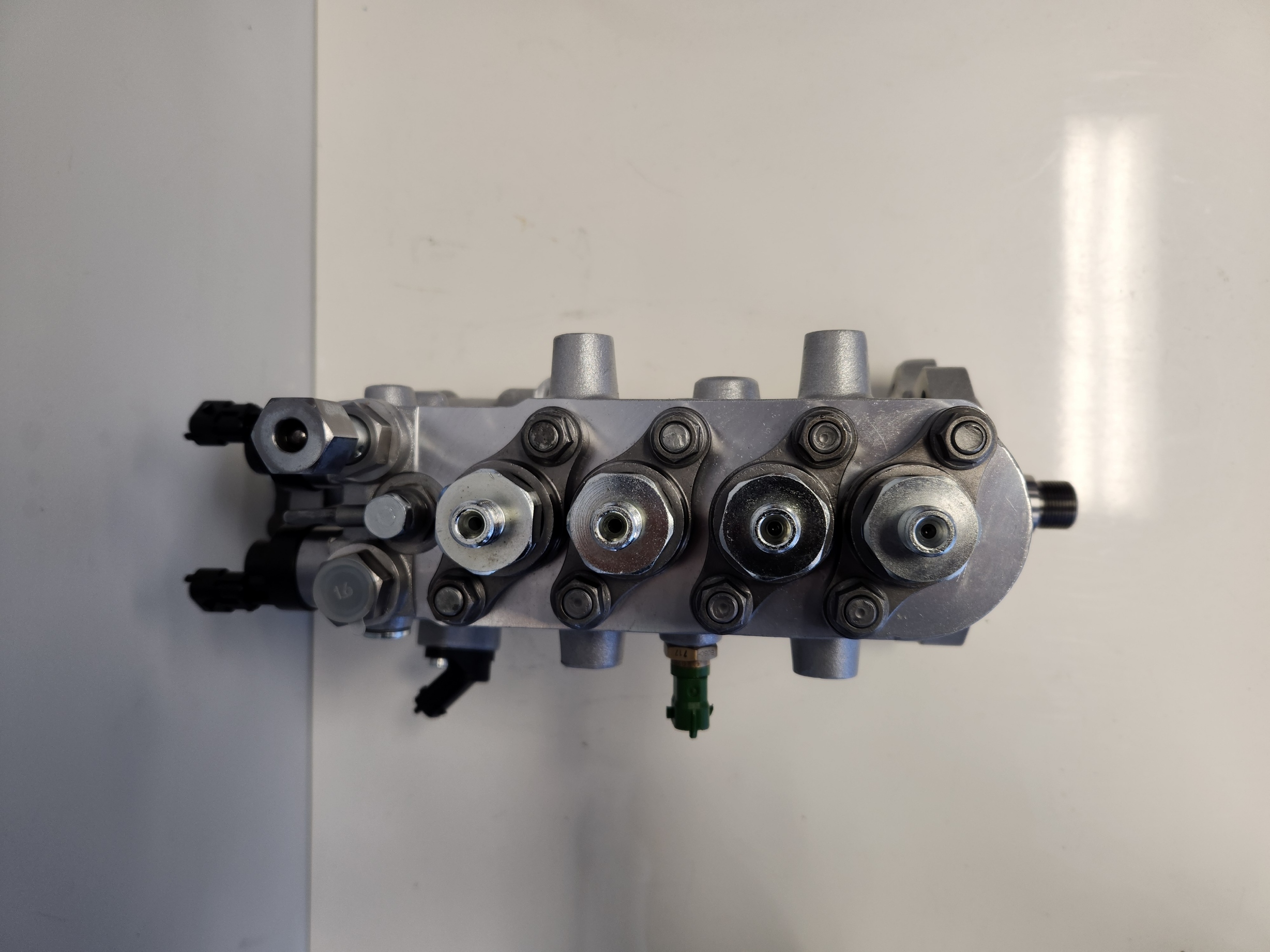 MERCEDES COMMON RAIL PUMP. ME359366. 0445 020 108